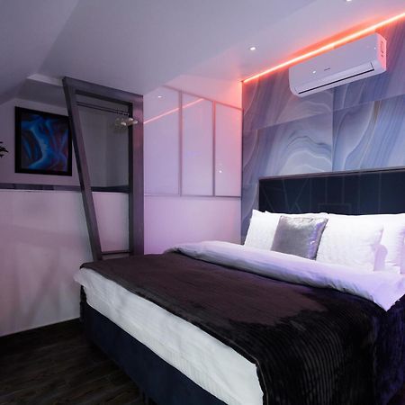 Langery Residence Central Apartments Одеса Стая снимка